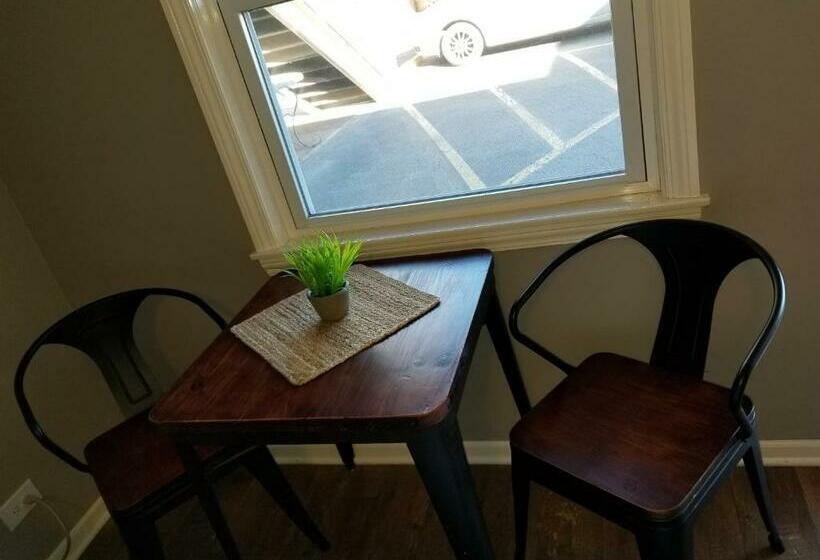 اتاق استاندارد, Gateway Inn