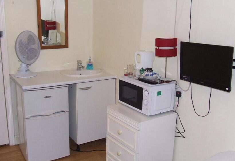 חדר סטנדרט חדר אמבטיה משותף, Alexandra Guest House