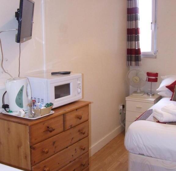 חדר סטנדרט חדר אמבטיה משותף, Alexandra Guest House