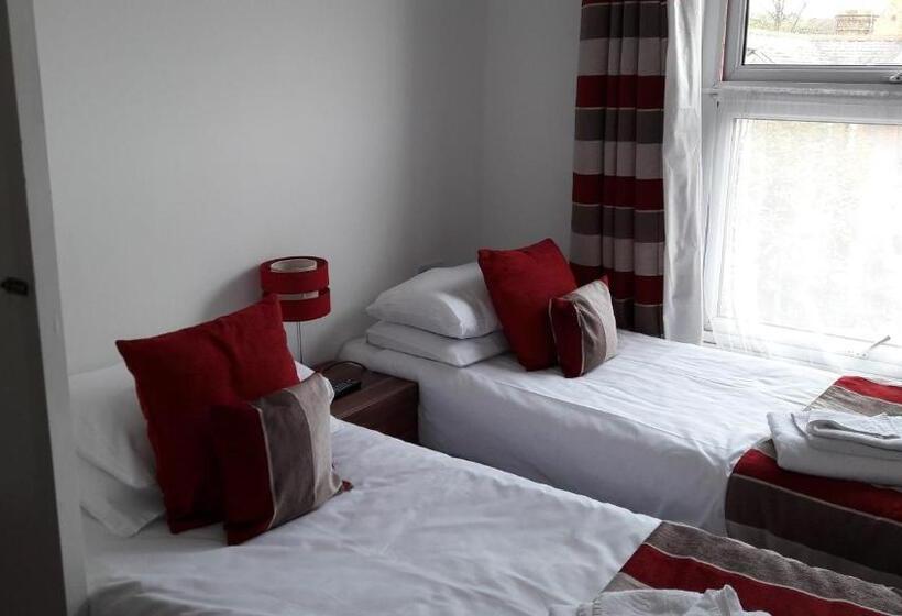 سوییت خانوادگی, Alexandra Guest House