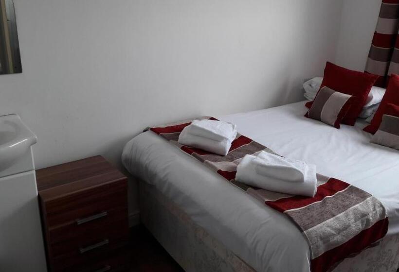 סוויטה משפחתית, Alexandra Guest House