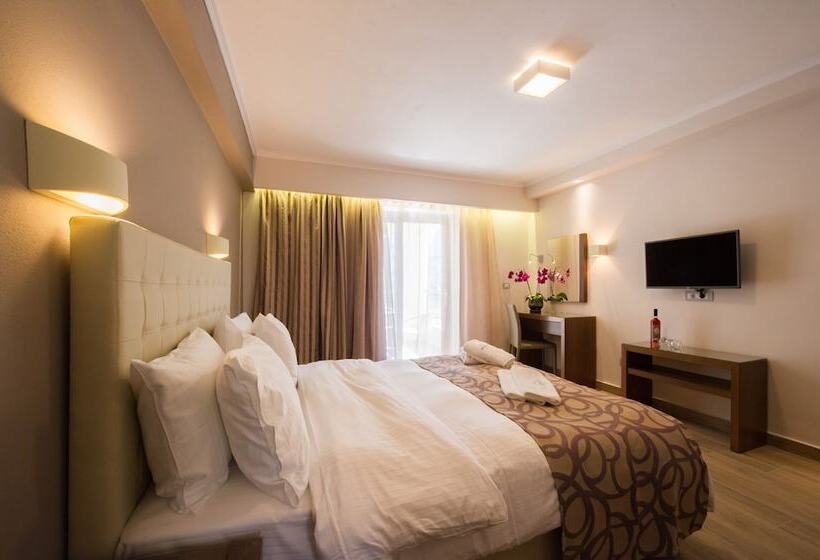 デラックスルーム, Adams