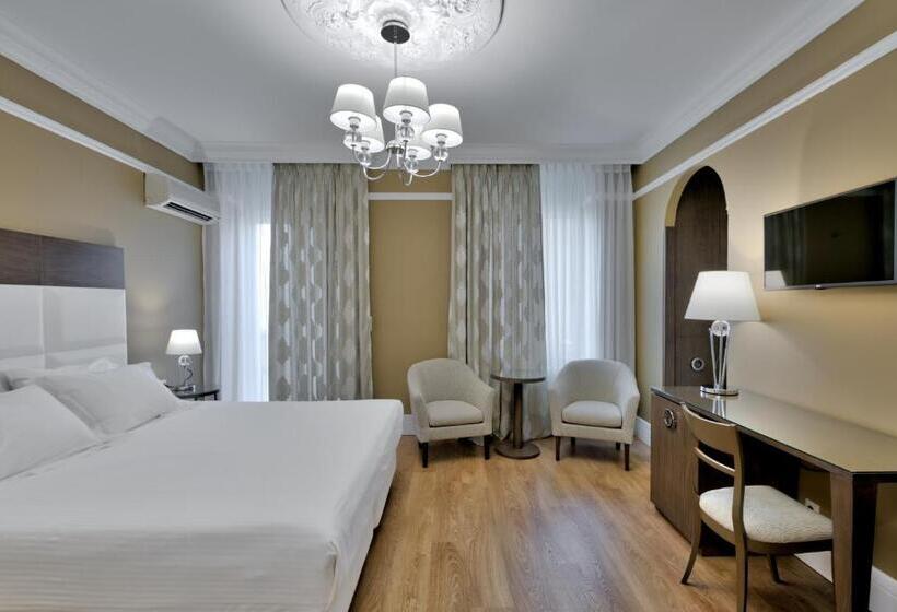 חדר סופריור, Anaktorikon Boutique