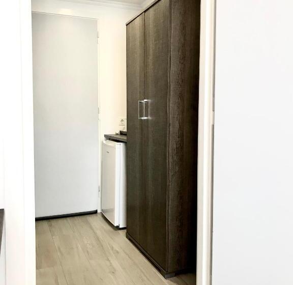 Deluxe Kamer, Anthousa