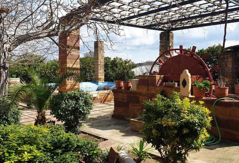 غرفة قياسية ثلاثية, Arhodico Simou Mansion