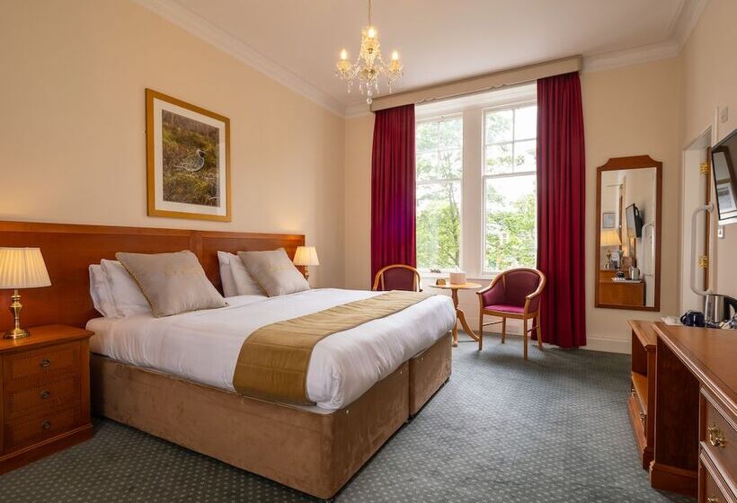 标准单人间, Grant Arms