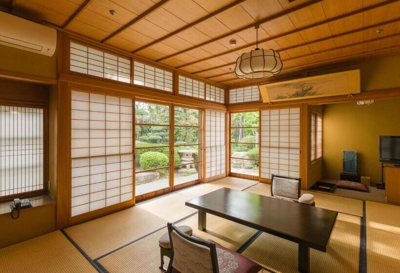 四人高级间, Hagi No Yado Tomoe