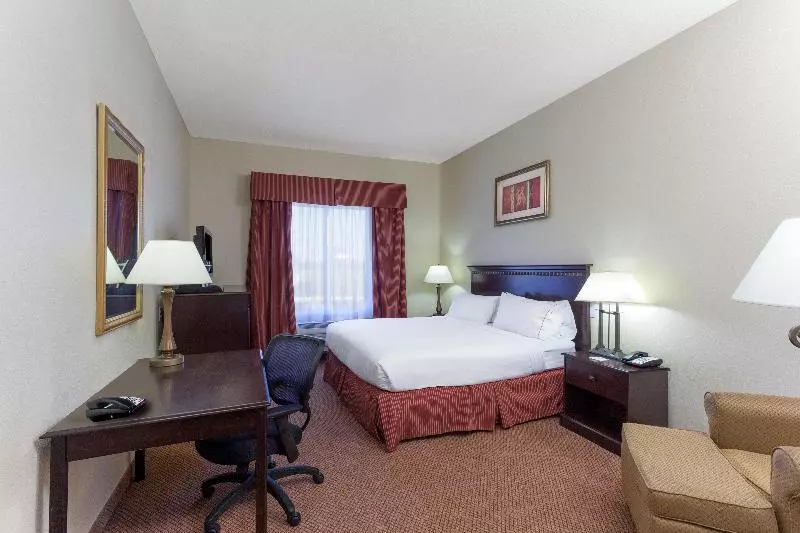 身障者適用スイートルーム, Holiday Inn Express Hotel & Suites Clarksville By Ihg