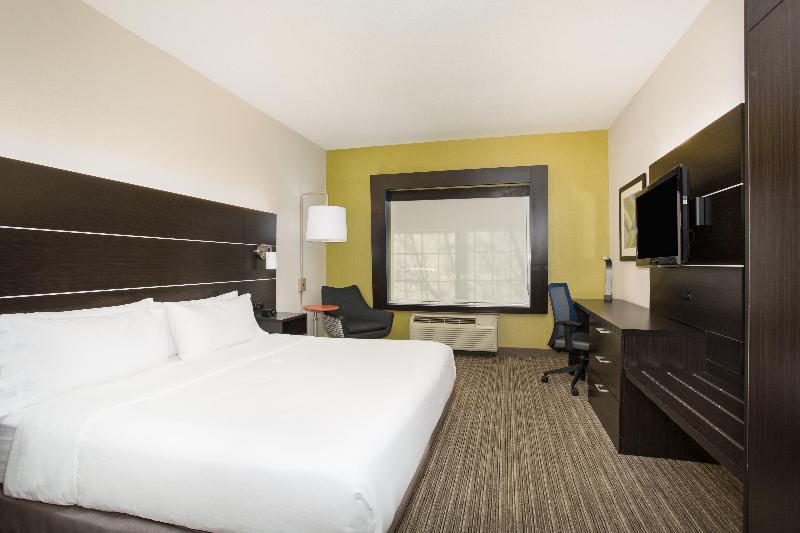 Стандартный Номер Кровать Кинг, Holiday Inn Express Hotel & Suites Fort Collins, An Ihg