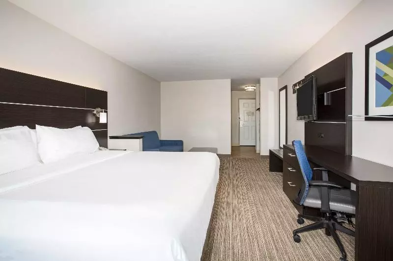 キングサイズベッドのスイートルーム, Holiday Inn Express Hotel & Suites Fort Collins, An Ihg