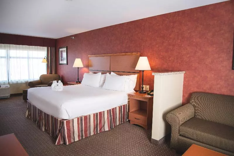 キングサイズベッドのスイートルーム, Holiday Inn Express Hotel & Suites Loveland, An Ihg