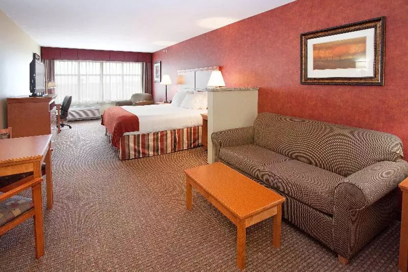 キングサイズベッドのスイートルーム, Holiday Inn Express Hotel & Suites Loveland, An Ihg