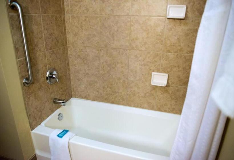 스위트 킹사이즈 침대, Holiday Inn Express Devils Lake, An Ihg