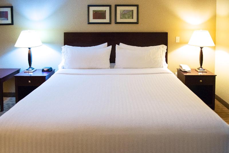 带大床的标准间, Holiday Inn Express Devils Lake, An Ihg