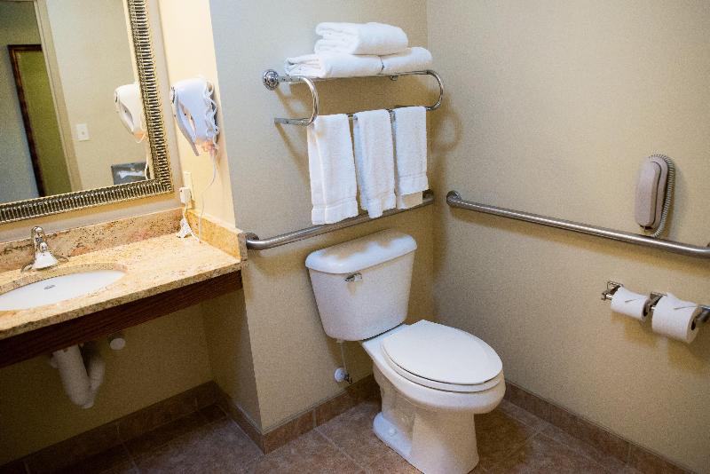 스위트, Holiday Inn Express Devils Lake, An Ihg