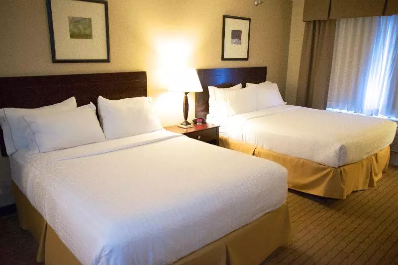 اتاق استاندارد, Holiday Inn Express Devils Lake, An Ihg