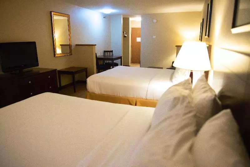 اتاق استاندارد, Holiday Inn Express Devils Lake, An Ihg