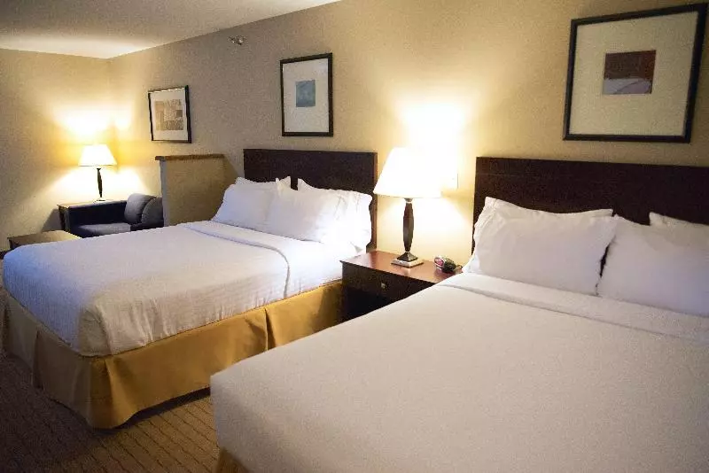 اتاق استاندارد, Holiday Inn Express Devils Lake, An Ihg