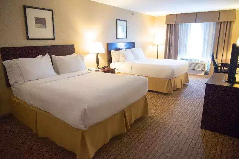 اتاق استاندارد, Holiday Inn Express Devils Lake, An Ihg