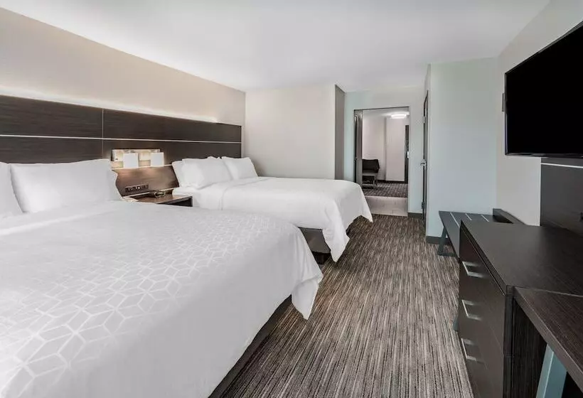 ２ダブルベッドのスタンダードルーム, Holiday Inn Express & Suites Trinidad, An Ihg