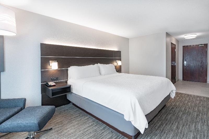 带大床的标准间, Holiday Inn Express & Suites Trinidad, An Ihg