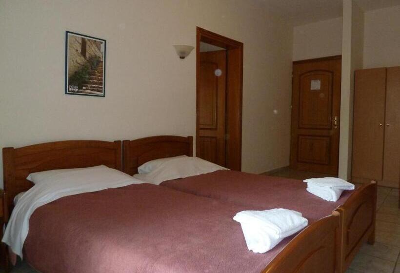 חדר סטנדרט לארבעה, Lidra