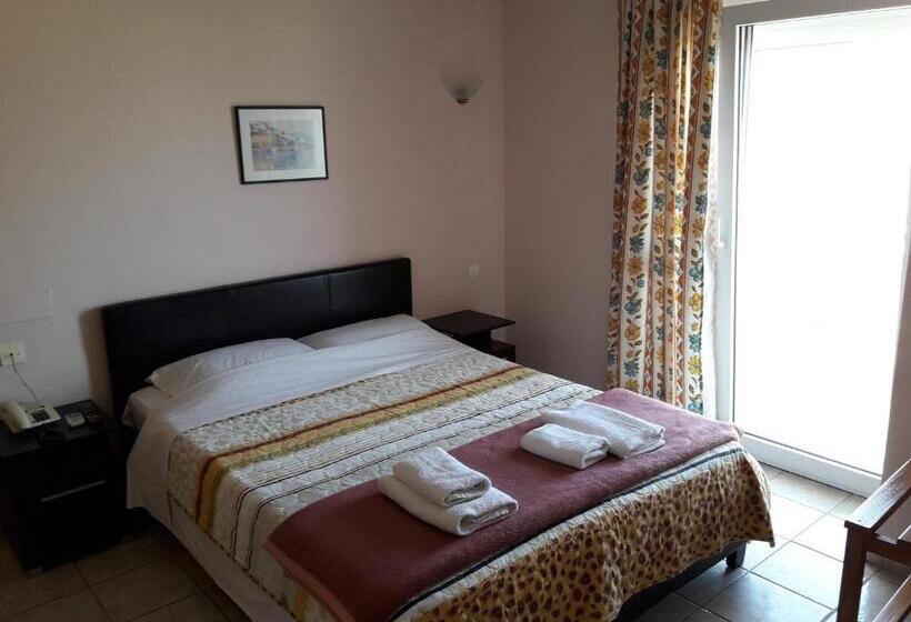 اتاق استاندارد چهار تخته, Lidra