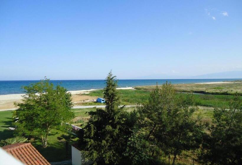 חדר סטנדרט לשלושה עם נוף צדדי לים, Lidra