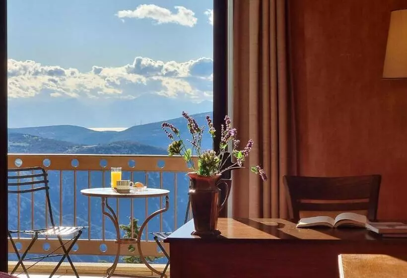 Deluxe Suite, Likoria
