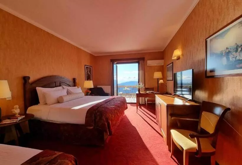 Deluxe Suite, Likoria