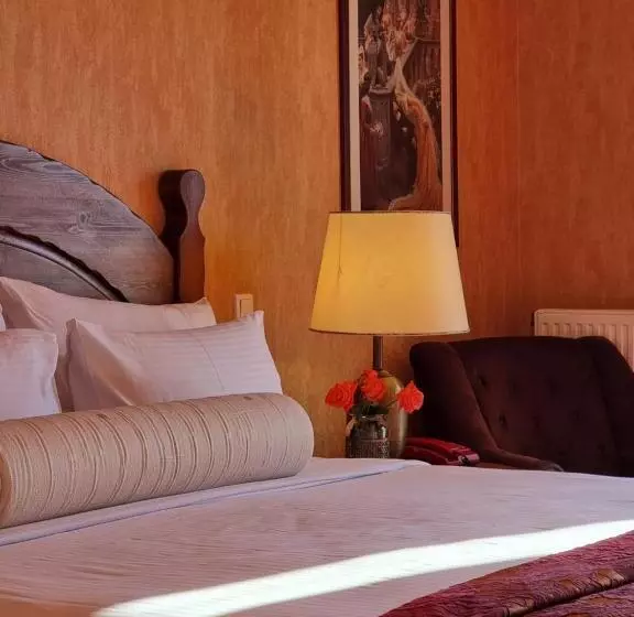 Deluxe Suite, Likoria