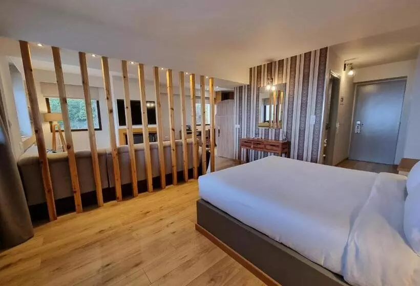 Suite with Balcony, Likoria