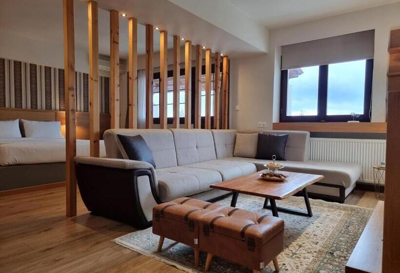 سوئیت با بالکن, Likoria