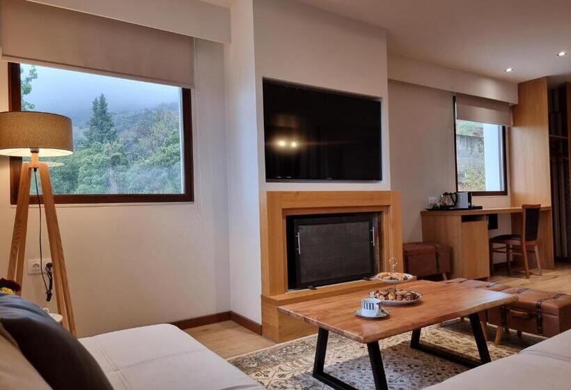 سوئیت با بالکن, Likoria