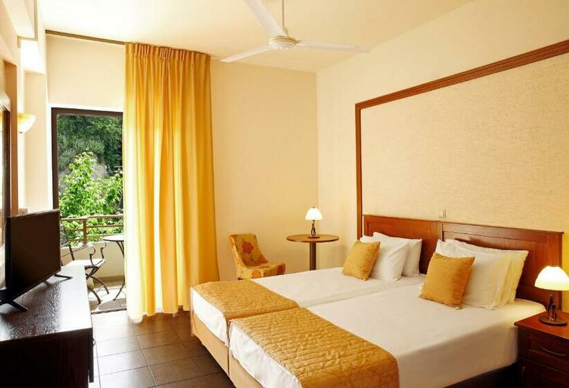 디럭스 룸, Niki Beach