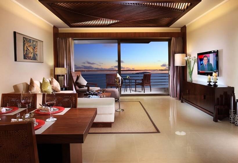 Люкс Deluxe 2 Спальни, Pullman Oceanview Sanya Bay Resort & Spa