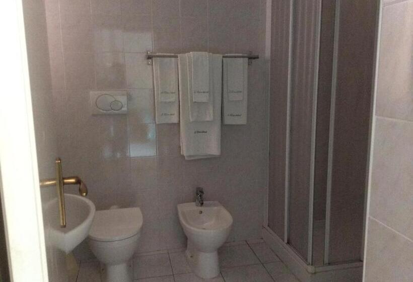 四人标准间, Edera