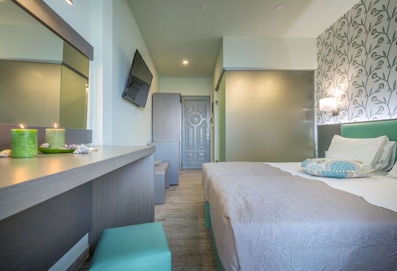 اتاق لوکس با چشمانداز دریا, Denise Beach