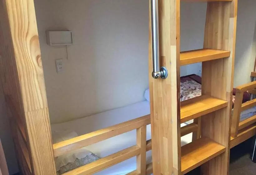 スタンダード４人部屋, Palace Japan