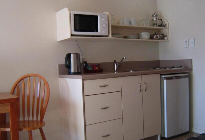 דירת שני חדרים, Arrow Motel Apartments