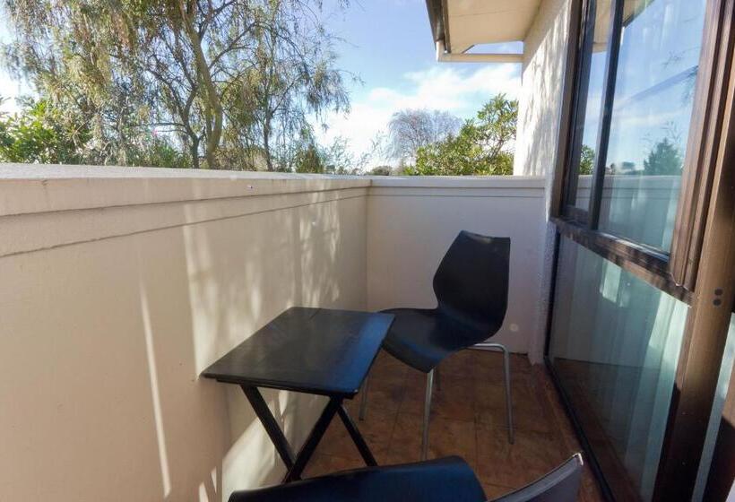 דירה בת חדר שינה 1 עם מרפסת, Arrow Motel Apartments