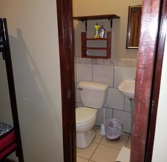 اتاق کلاسیک چهارنفره, Art Hotel Managua Nicaragua