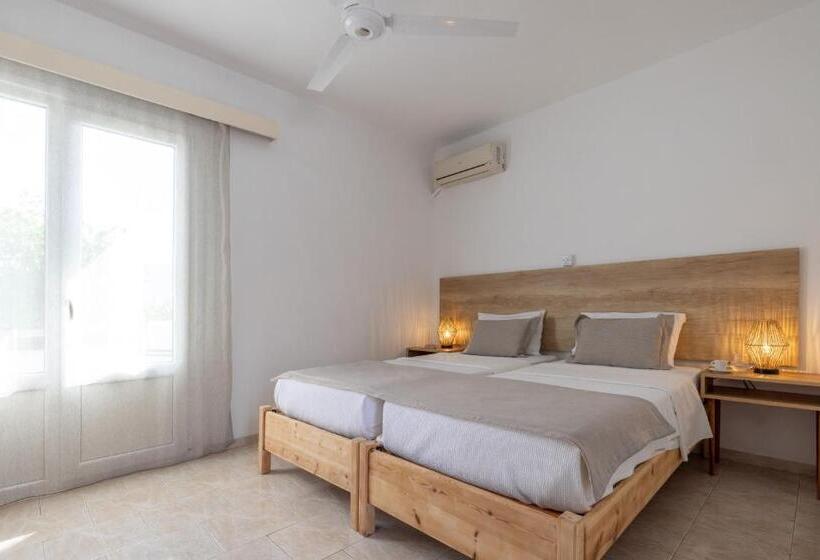 اتاق استاندارد با چشمانداز دریا, Cavo Marelia