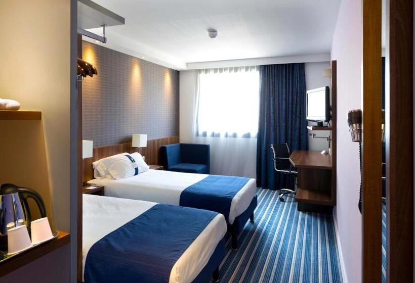Номер Стандарт Адаптированный для Инвалидов, Holiday Inn Express Montpellier   Odysseum, An Ihg