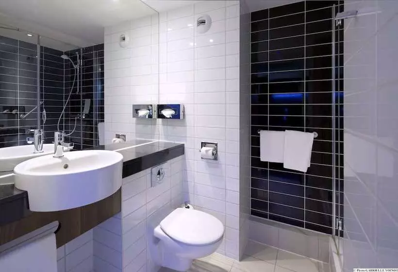 اتاق استاندارد برای معلولان, Holiday Inn Express Montpellier   Odysseum, An Ihg