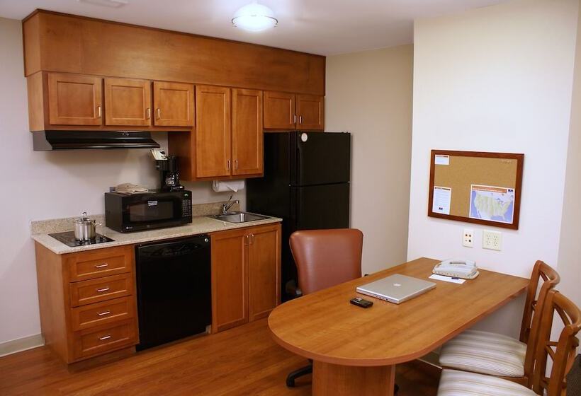 جناح لذوى الاحتياجات الخاصة, Mainstay Suites Denham Springs  Baton Rouge East