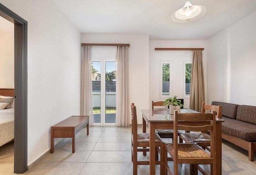 דירת חדר, Nontas Suites