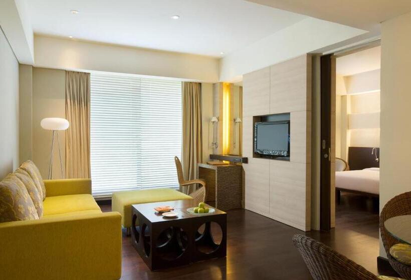 سوییت جونیور لوکس, Novotel Manado Golf Resort & Convention Center
