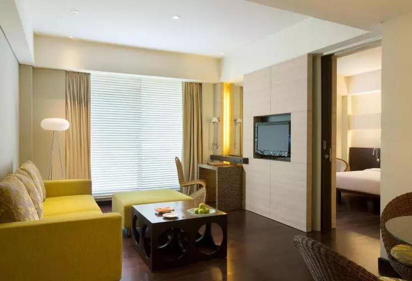 سوییت جونیور لوکس, Novotel Manado Golf Resort & Convention Center