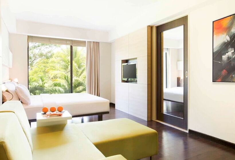 اتاق لوکس, Novotel Manado Golf Resort & Convention Center